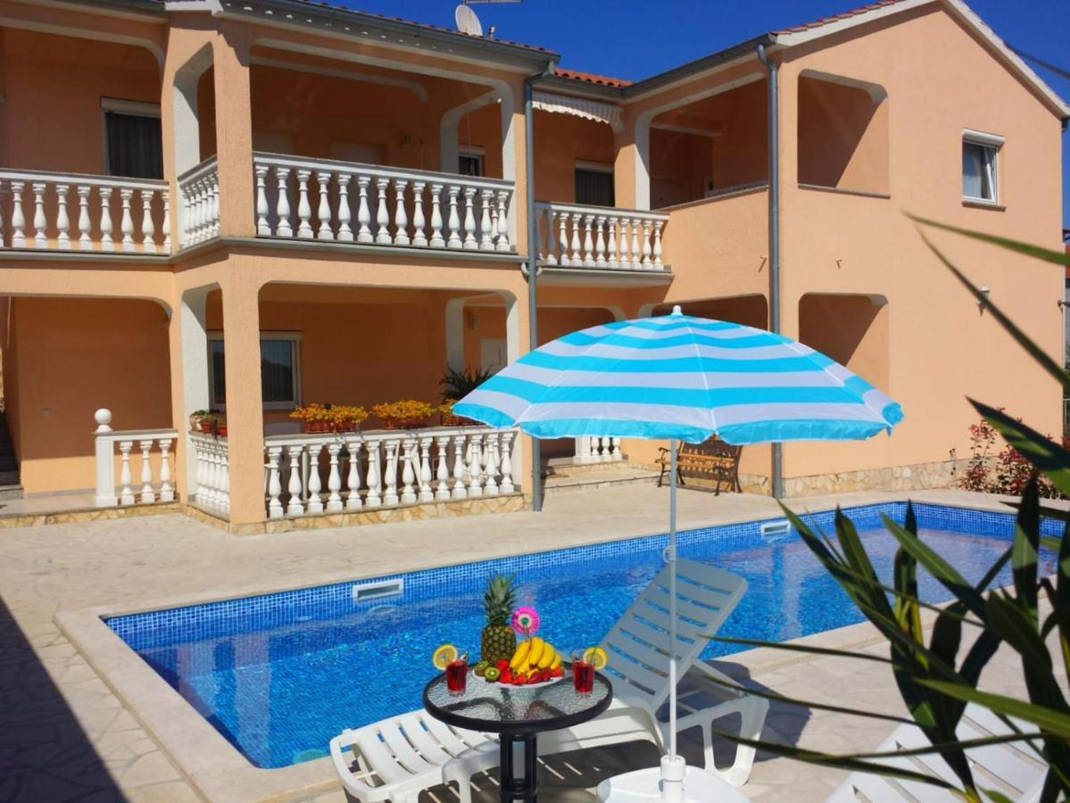 Haus Delphin Apartment Porec Exterior photo