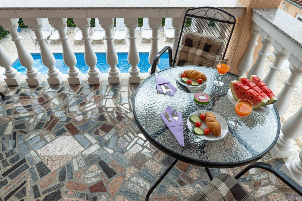 Haus Delphin Apartment Porec Exterior photo