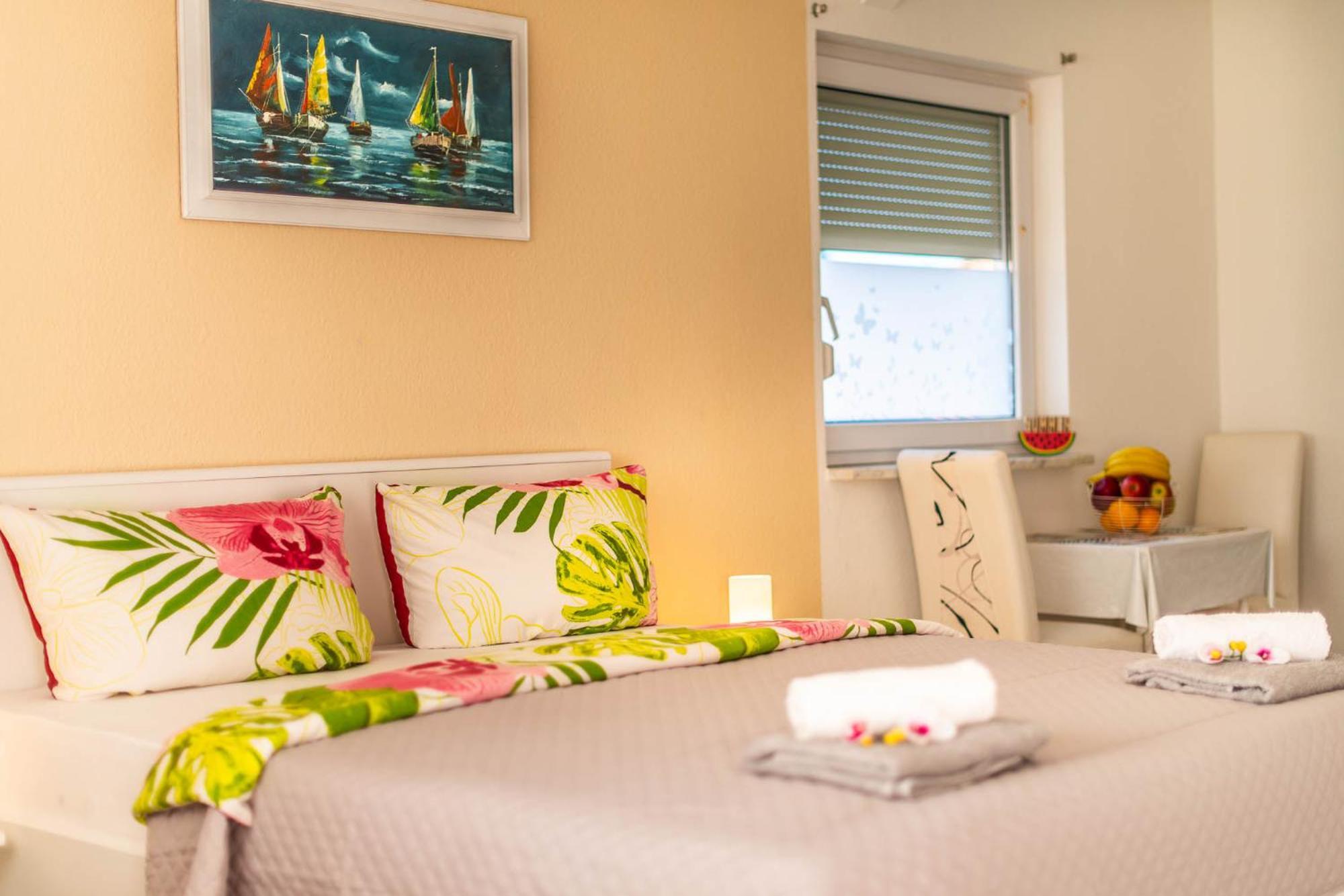 Haus Delphin Apartment Porec Exterior photo